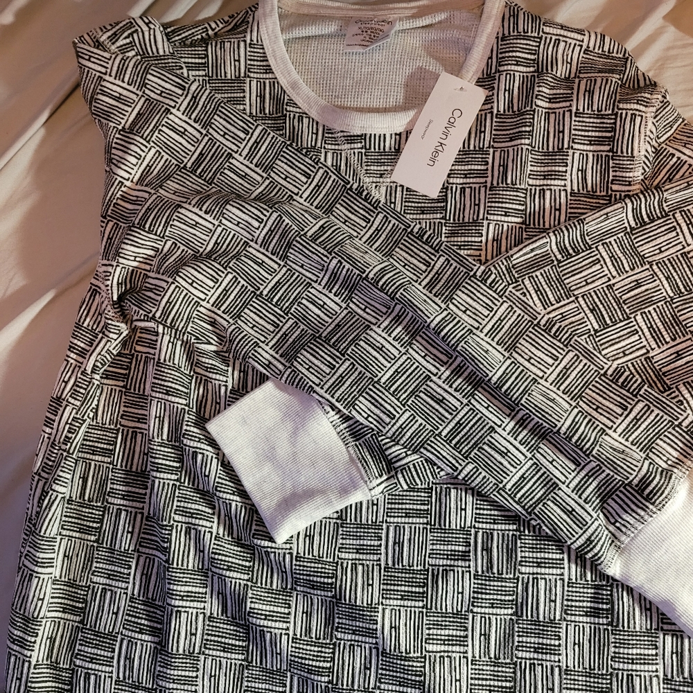CALVIN KLEIN THERMAL/SLEEPWEAR SZ XL. NWT